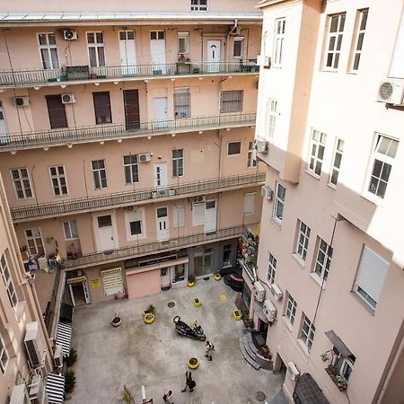 Atomic 1 Apartment Belgrade Exterior photo